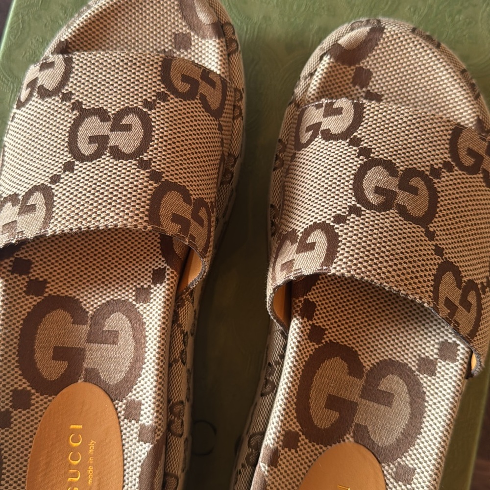 Gucci Logo platform slides - Picture 5 of 11